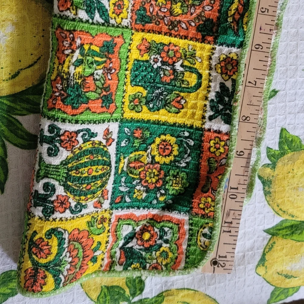 1970s Day Glo Wash Cloth Vintage Linens Washrag 60s, 70s green towel